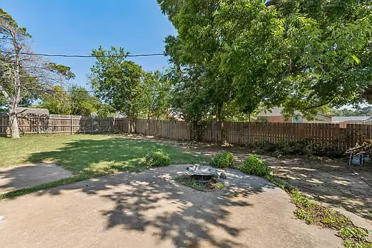 4208 NW 61st Ter — Photo 17