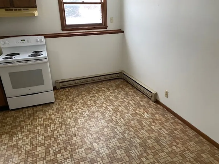 245 Egan St — Photo 4