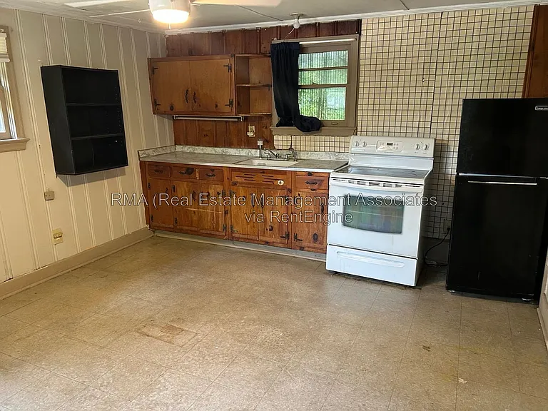 125 E Chappell St #B — Photo 3