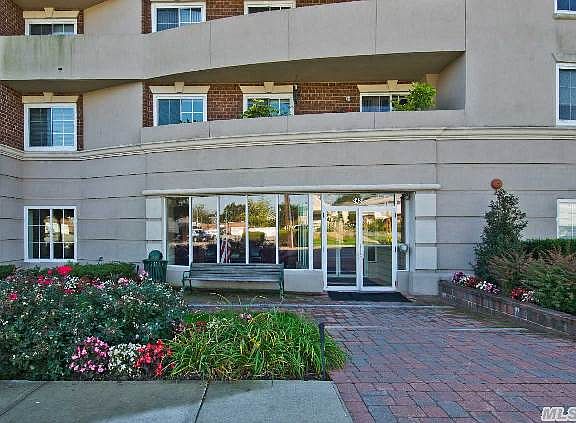 4th image of 242 Maple Ave APT 418