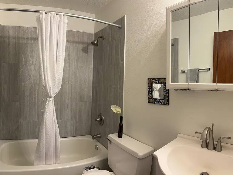 918 Roberts Ave #8 — Photo 2