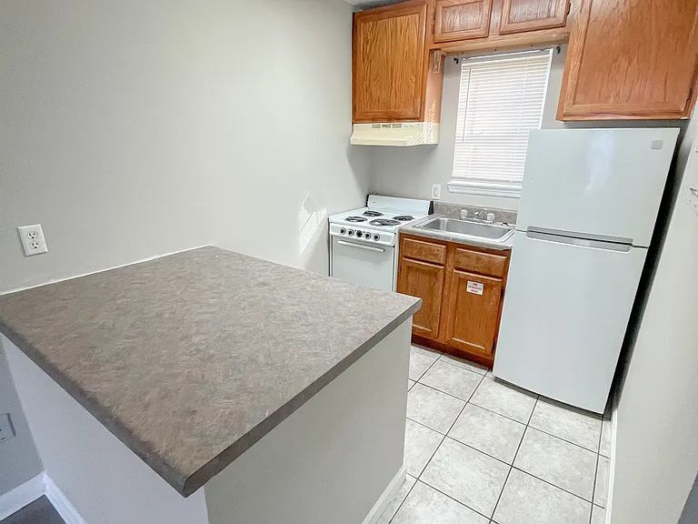 115 Shell Ave #3 — Photo 3