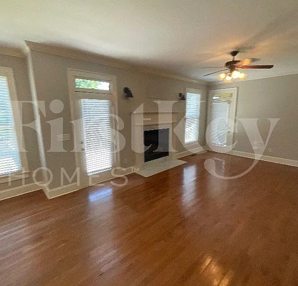 13 Creekview Dr SE — Photo 3