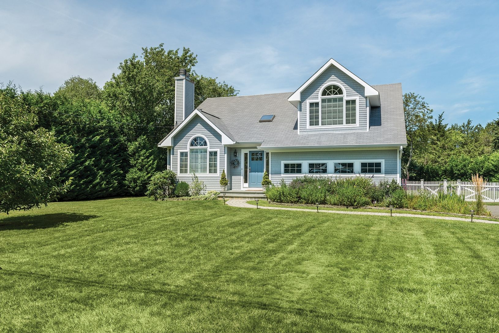  Set in a quiet neighborhood just minutes to Southampton Village and Ocean or Bay Beach 