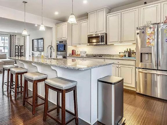 2nd image of 11442 Willow Green Cir