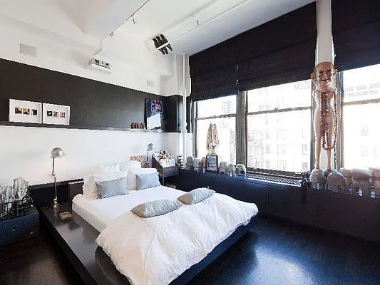 Sold by Sotheby's International Realty | media 16