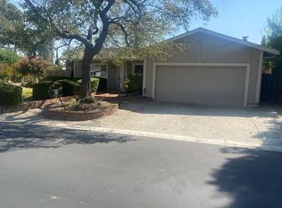 1072 Primrose Ln, Gilroy, CA 95020