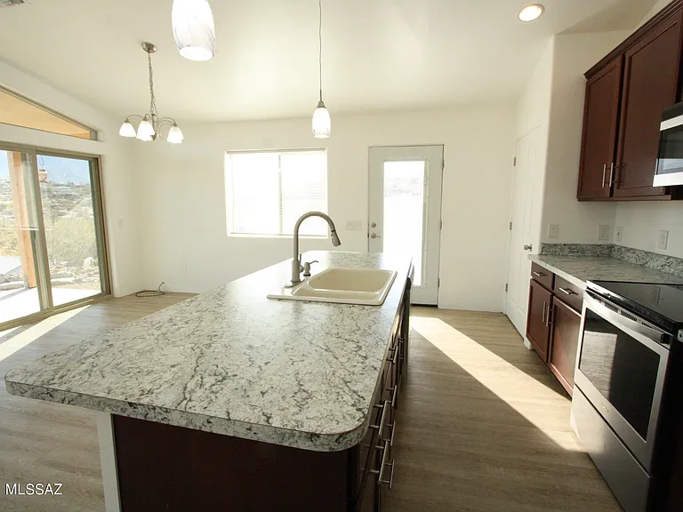 15237 N Lago Del Oro Pkwy — Photo 10
