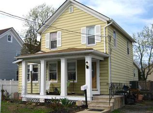 67 Compton St, Belford, NJ 07718