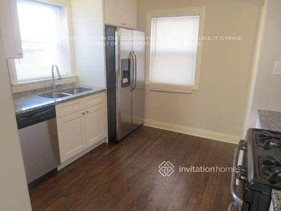 4th image of 8228 S Christiana Ave