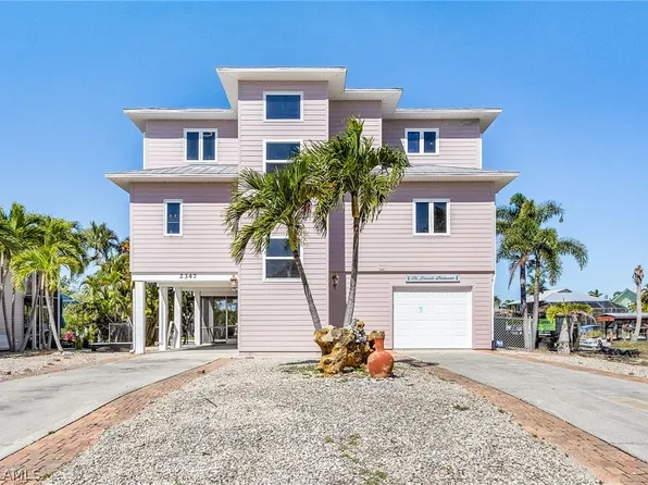 2347 Sycamore St, Saint James City, FL 33956