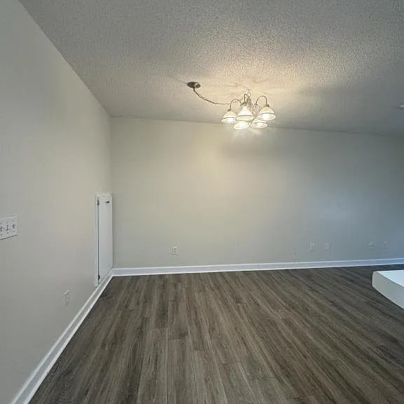 108 Woodmere Dr — Photo 6