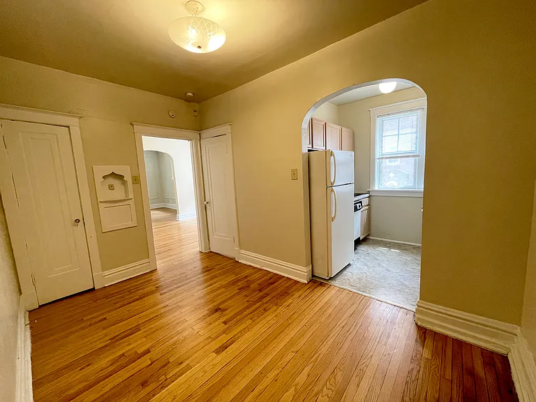 6326 Southwood Ave — Photo 8