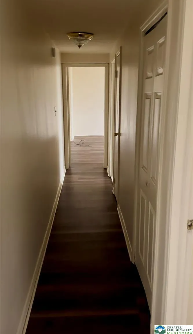 2 bed, 1.0 bath, 900 sqft, $1,250 — Photo 4