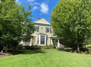 1910 S James Ct N, Lake Forest, IL 60045