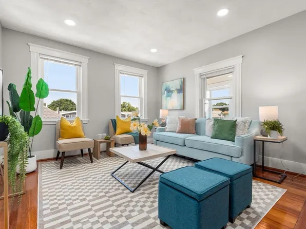 90 Cypress St #2, Watertown, MA 02472