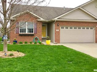 1614 Magnolia Dr, Chatham, IL 62629