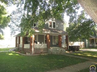 402 Navarre St, Rossville, KS 66533