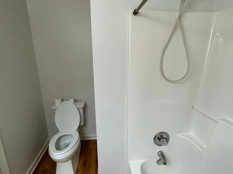54 Surrey Trl SE — Photo 16