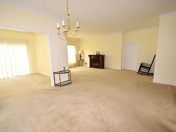 3rd image of 4 Honeyflower Ln