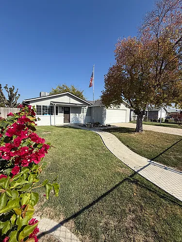 2208 Bell Ave Photo 1