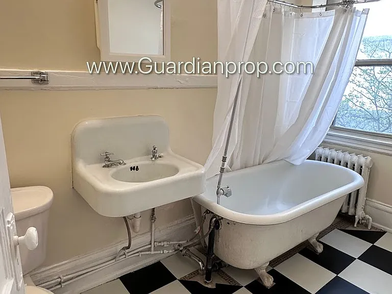 1907 Lyndale Ave S #5 — Photo 9