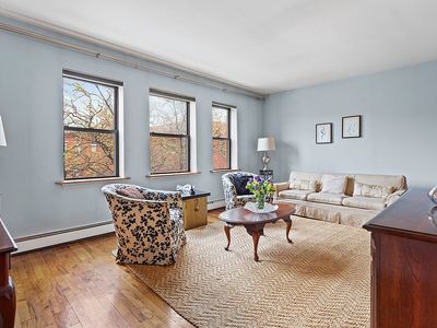 70 Erasmus St APT 3E, Brooklyn, NY, 11226