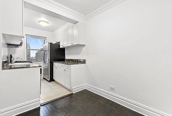 1st image of 301 E 66th St APT 9M