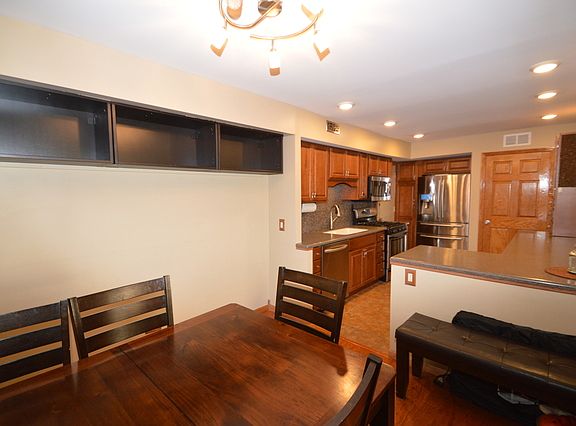 5th image of 2172 Country Club Dr
