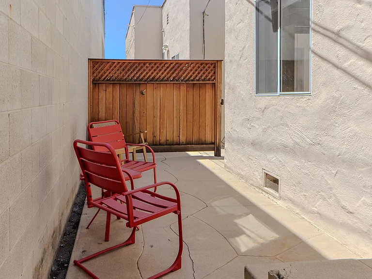 Garfield Avenue Apartments — Photo 64