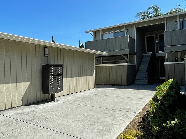 390 S Sunnyvale Ave #2 — Photo 8