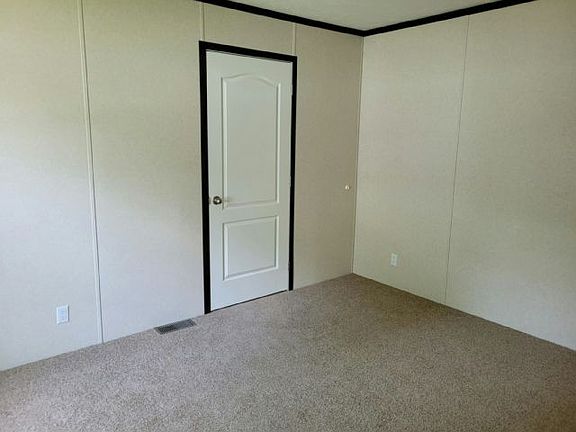 3rd image of 75 Hollywood Dr #182