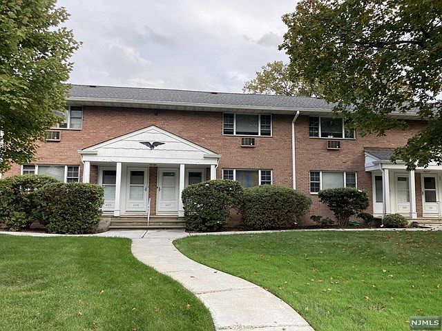1st image of 411 Washington Dr #411