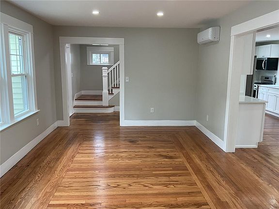 5th image of 4196 Post Rd