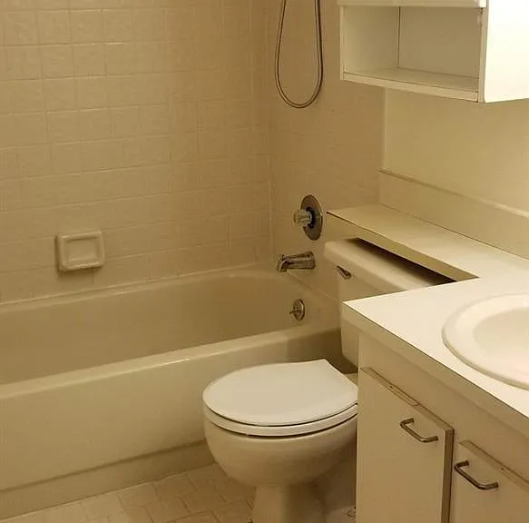 2000 Springdale Blvd #203 — Photo 4