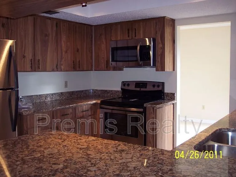 1281 Stony Brook Ln — Photo 7