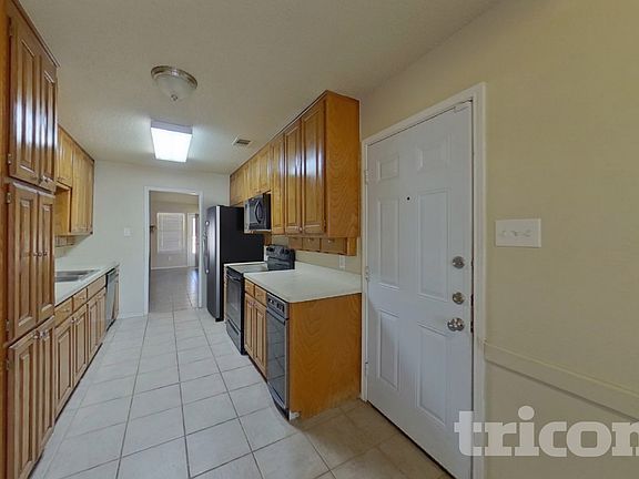 5th image of 525 Arbor Ln