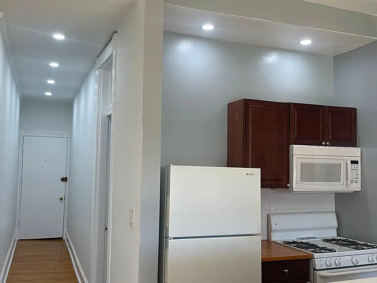 1526 W Mount Royal Ave #2R — Photo 1
