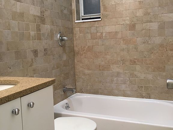 5th image of 2634 18th St APT 1R
