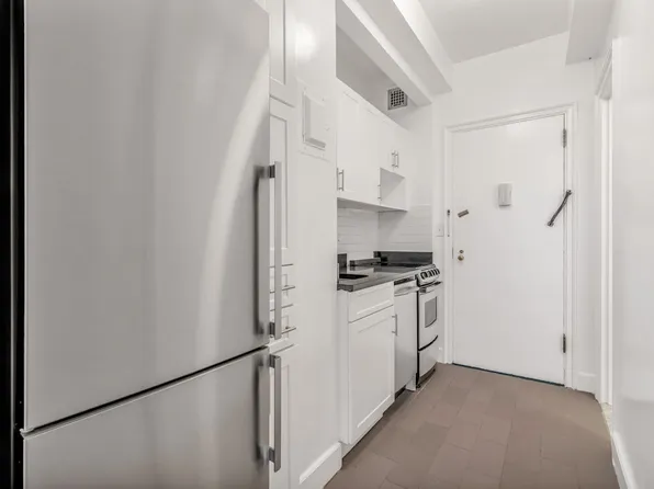 310 E 44th St, New York, NY