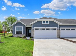 1639 Clover Crossing Dr, Greenfield, IN 46140