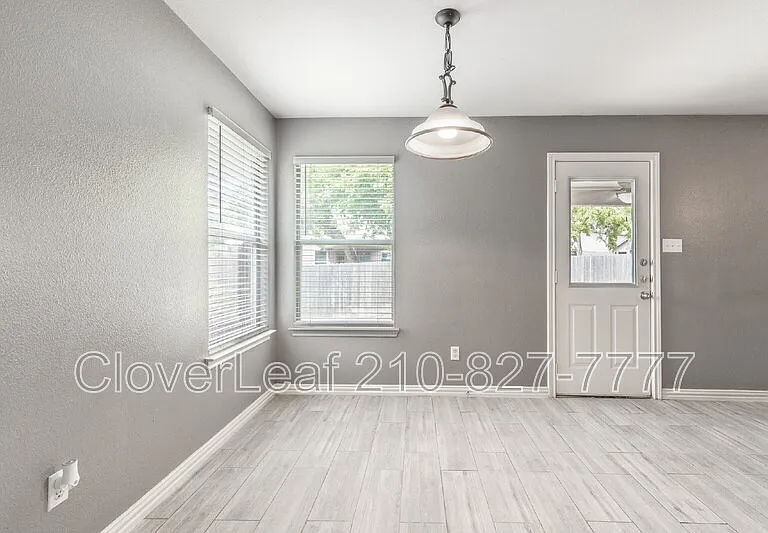 229 Hereford St — Photo 12