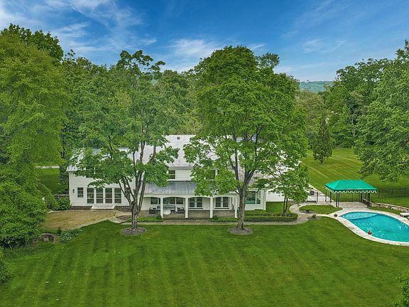 4th image of 1803 Apple Tree Ln E