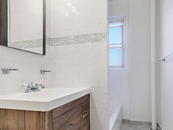 3rd image of 4125 44th St APT E3