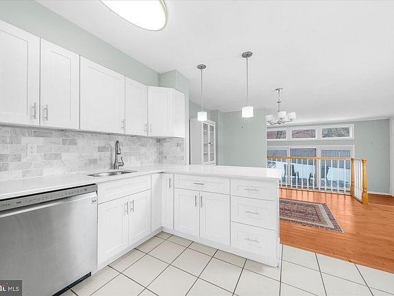 5th image of 200 S Roberts Rd APT C4