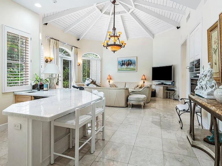 2540 Fairway Island Dr — Photo 11