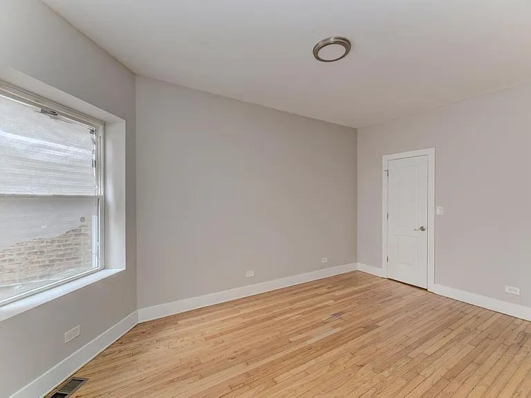 7944 S Ellis Ave #1 — Photo 8
