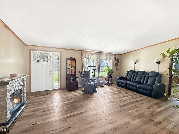 5th image of 25 Aurora Ann Ln