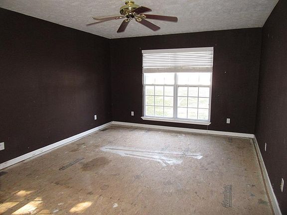 3rd image of 340 Tinnell Station Dr