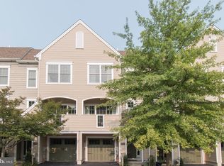 232 Cobblestone Dr, Ardmore, PA 19003